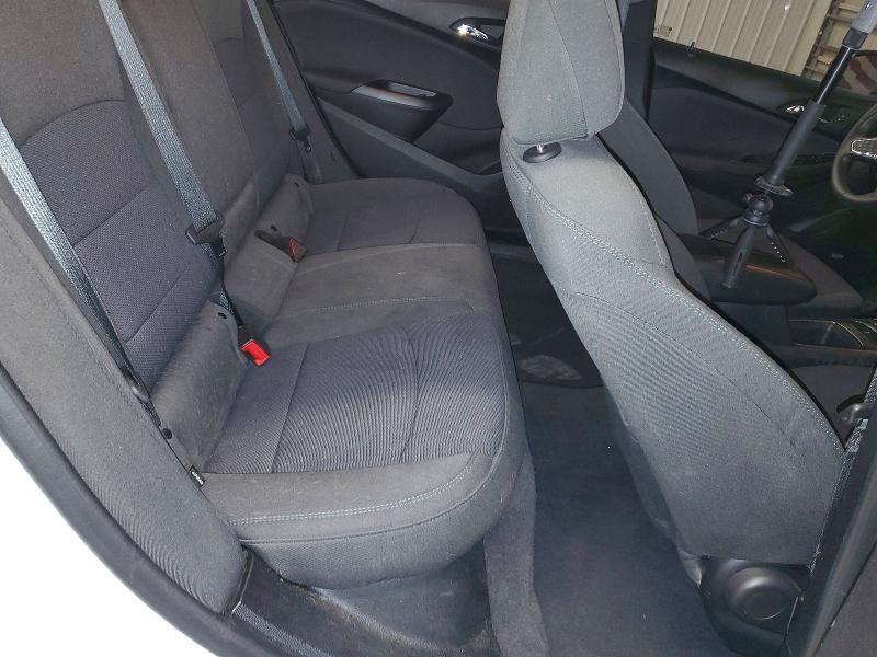 61697866 :رقم المزاد ، 1G1BE5SM6J7115551 vin ، 2018 Chevrolet Cruze مزاد بيع