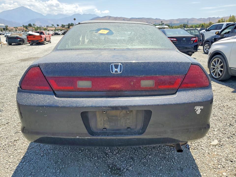 2000 Honda Accord მანქანა იყიდება აუქციონზე, vin: 1HGCG3176YA008942, აუქციონის ნომერი: 61392046