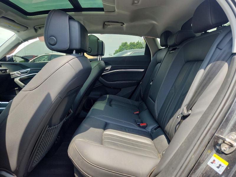 2022 Audi E-tron მანქანა იყიდება აუქციონზე, vin: WA11AAGE3NB009726, აუქციონის ნომერი: 62634796