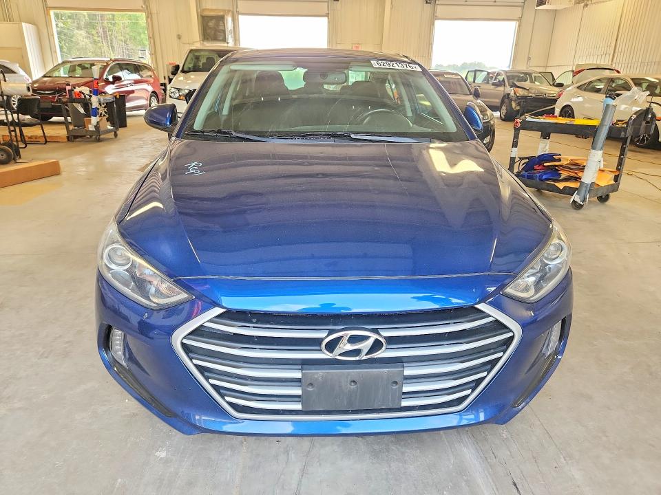 62921376 :رقم المزاد ، 5NPD84LF5HH192337 vin ، 2017 Hyundai Elantra مزاد بيع