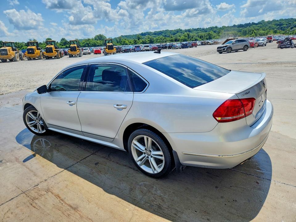 59159606 :رقم المزاد ، 1VWCV7A39FC076921 vin ، 2015 Volkswagen Passat مزاد بيع