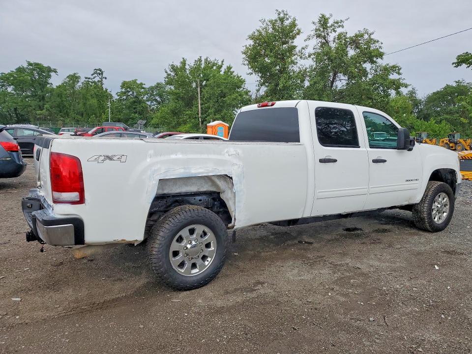 85451395 :رقم المزاد ، 1GT423EGXEF130035 vin ، 2014 Gmc Sierra مزاد بيع