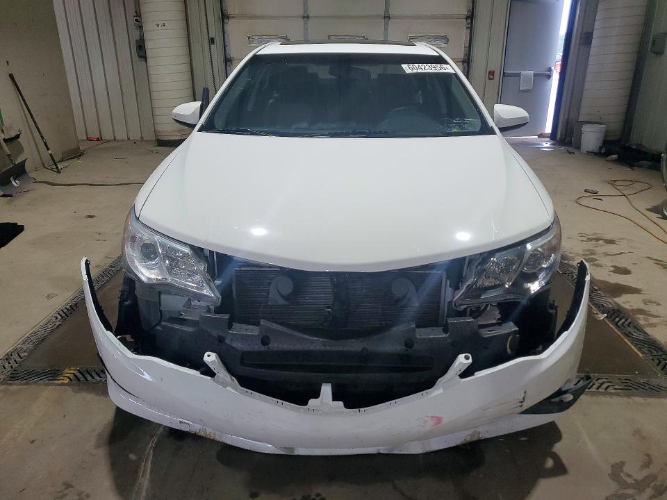 60423956 :رقم المزاد ، 4T1BK1FKXCU516425 vin ، 2012 Toyota Camry مزاد بيع