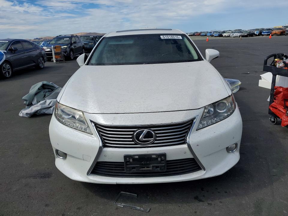 Продажа на аукционе авто 2015 Lexus Es, vin: JTHBK1GG0F2206054, номер лота: 61918016