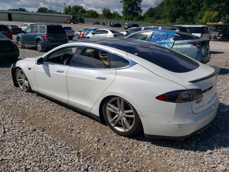 60928856 :رقم المزاد ، 5YJSA1DP7DFP06103 vin ، 2013 Tesla Model S مزاد بيع