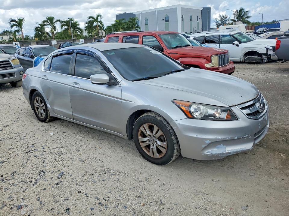 62850736 :رقم المزاد ، 1HGCP2F64BA025711 vin ، 2011 Honda Accord مزاد بيع