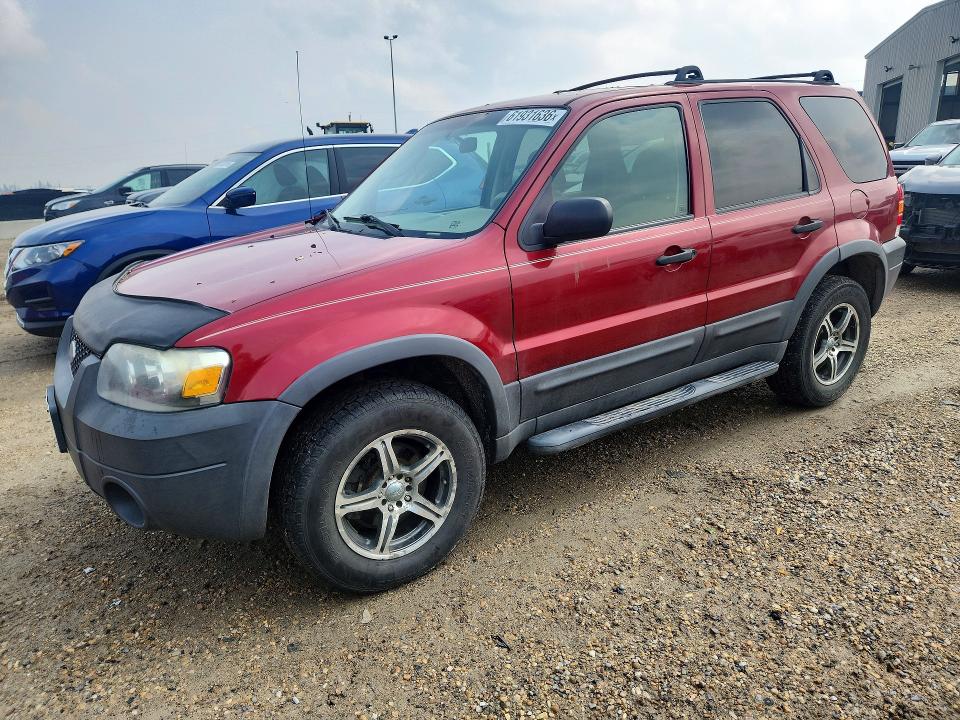 2005 Ford Escape მანქანა იყიდება აუქციონზე, vin: 1FMYU93175KD38020, აუქციონის ნომერი: 61931636
