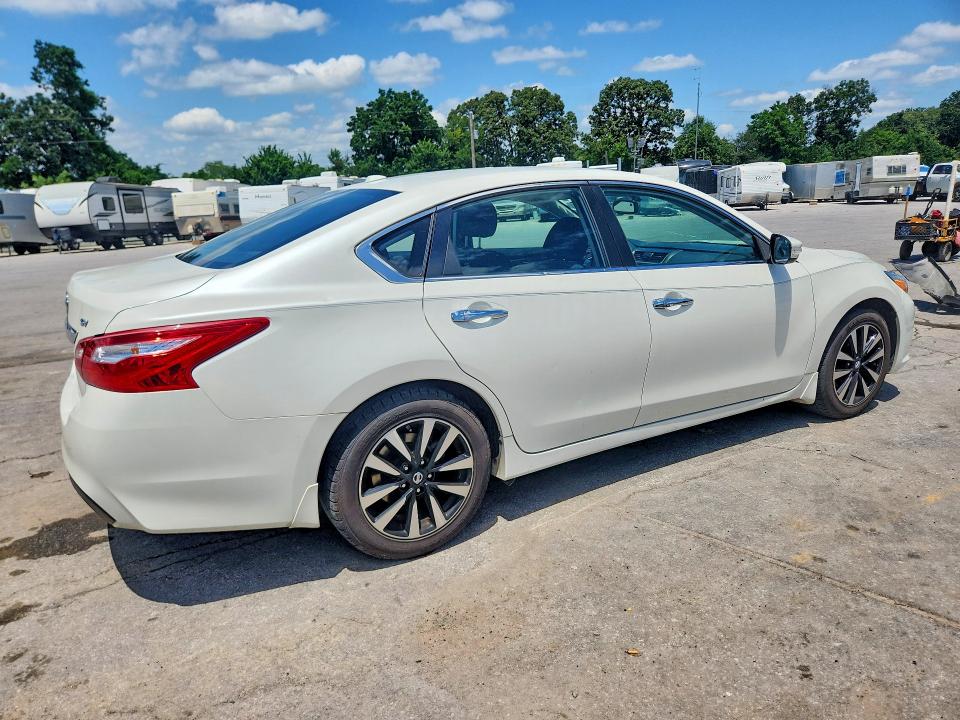 59253186 :رقم المزاد ، 1N4AL3AP0HC490707 vin ، 2017 Nissan Altima مزاد بيع