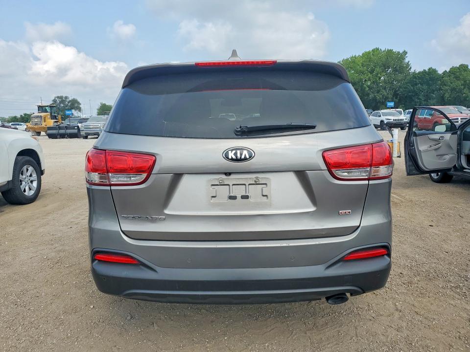 62960366 :رقم المزاد ، 5XYPGDA30GG060567 vin ، 2016 Kia Sorento مزاد بيع