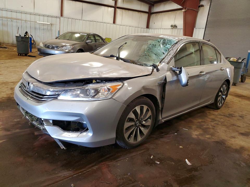 Продажа на аукционе авто 2017 Honda Accord, vin: JHMCR6F52HC010790, номер лота: 61729106