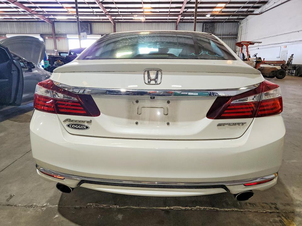 Aukcja sprzedaży 2017 Honda Accord, vin: 1HGCR2F67HA183351, numer aukcji: 61844396