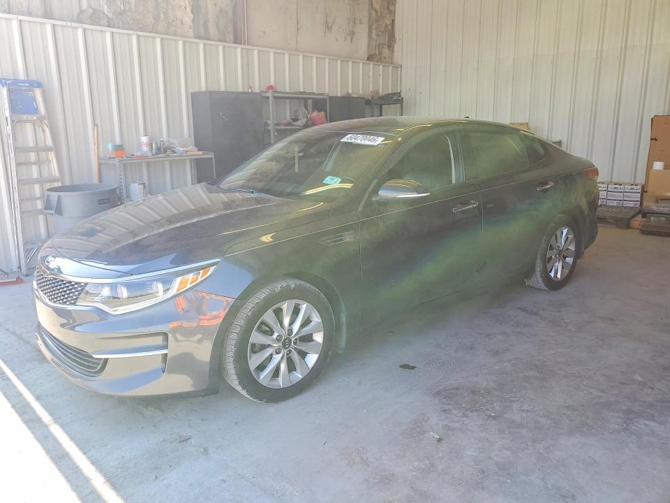 60470046 :رقم المزاد ، 5XXGU4L3XHG136369 vin ، 2017 Kia Optima مزاد بيع