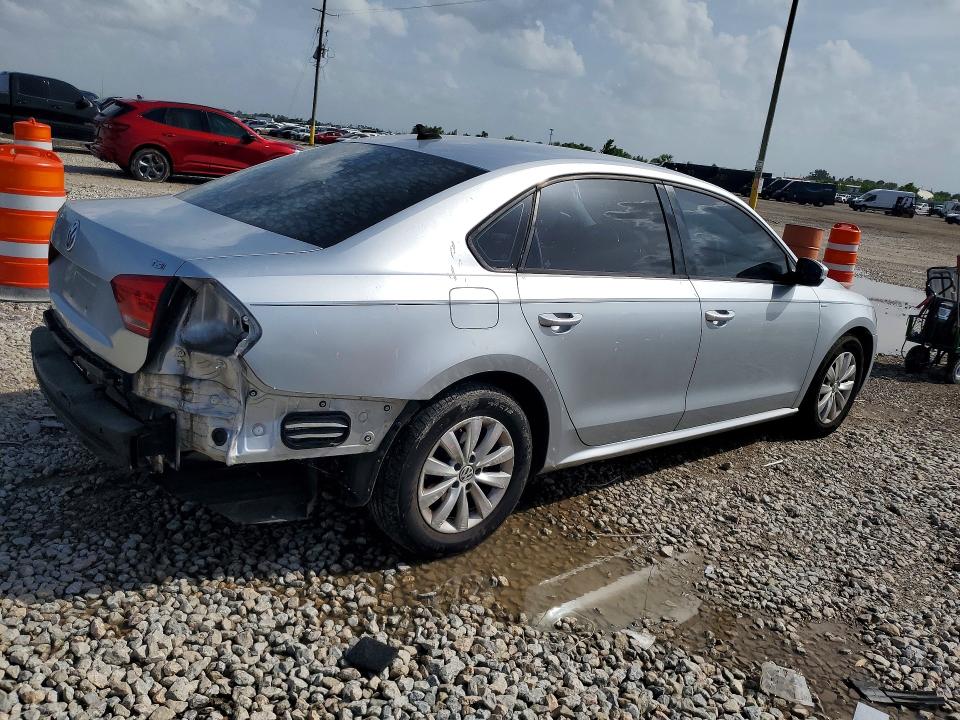 60672096 :رقم المزاد ، 1VWAT7A37FC056700 vin ، 2015 Volkswagen Passat مزاد بيع