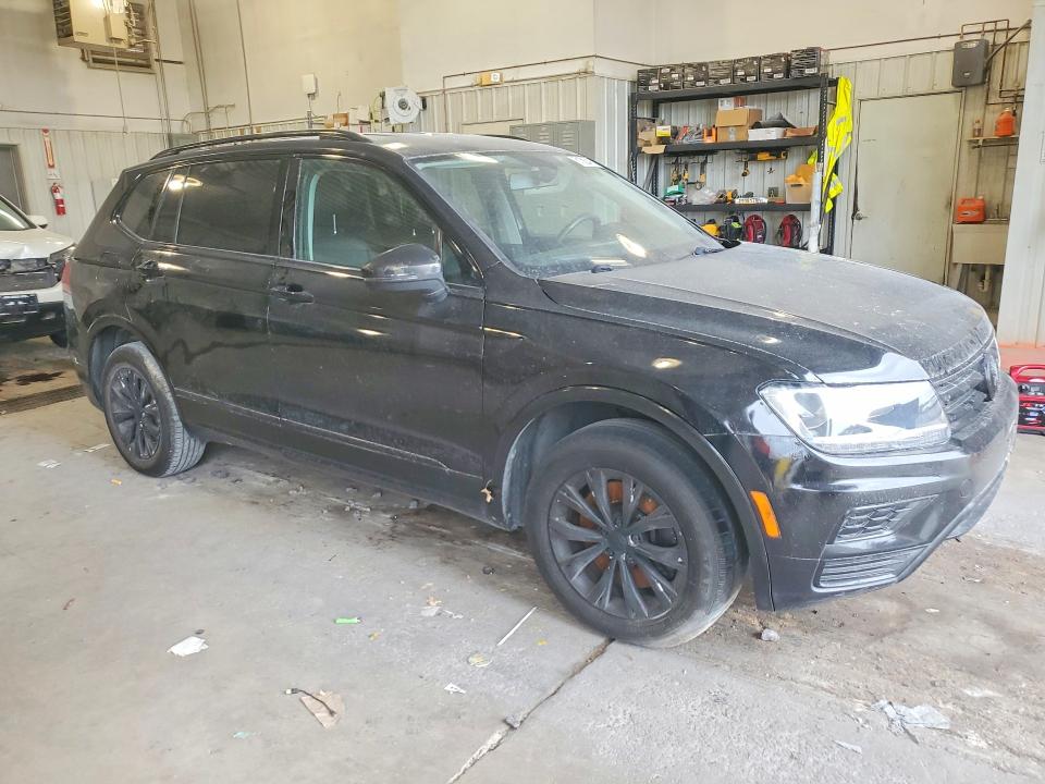 Продажа на аукционе авто 2018 Volkswagen Tiguan, vin: 3VV3B7AX7JM106568, номер лота: 61582416