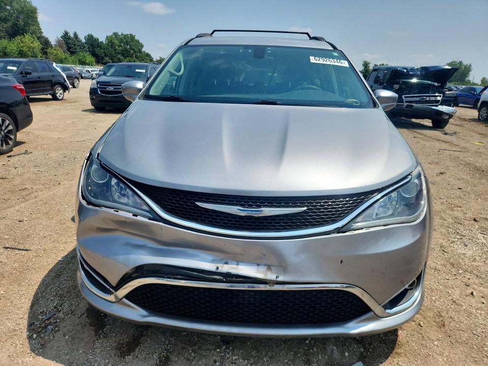 62926346 :رقم المزاد ، 2C4RC1BG9HR668556 vin ، 2017 Chrysler Pacifica مزاد بيع