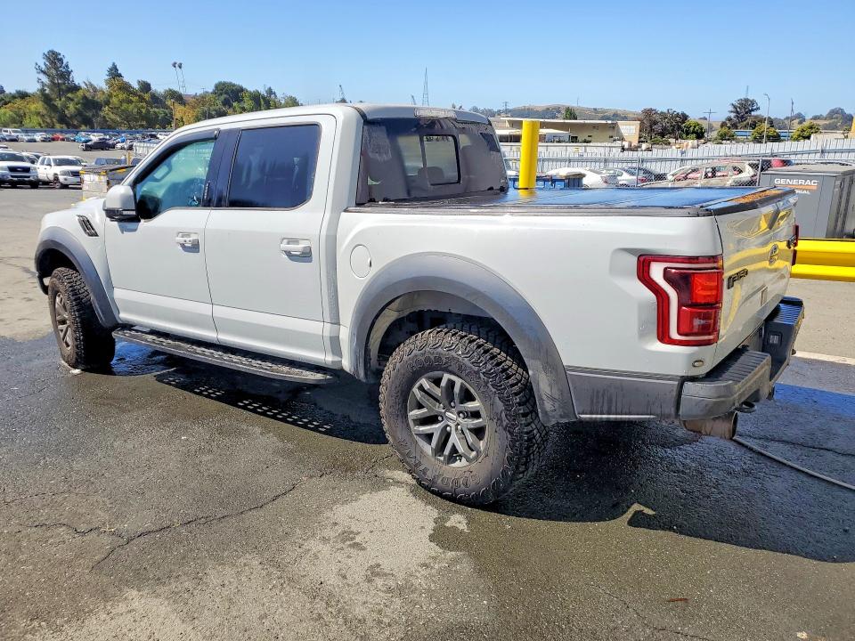 57887926 :رقم المزاد ، 1FTFW1RG4HFB32332 vin ، 2017 Ford F150 مزاد بيع