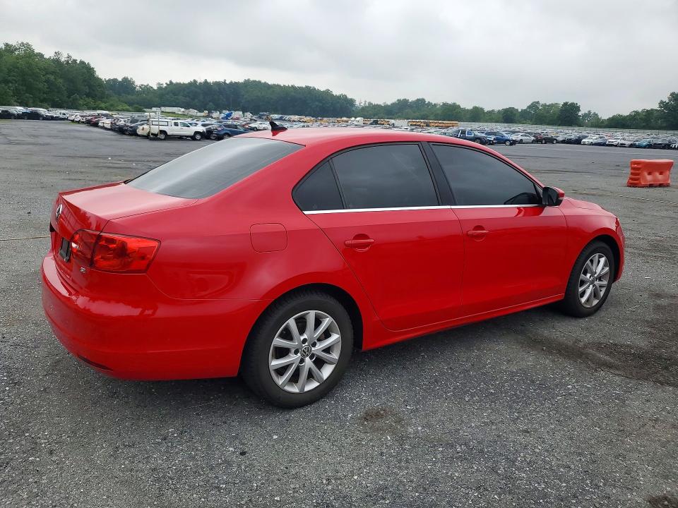 60498526 :رقم المزاد ، 3VWD17AJ7EM373570 vin ، 2014 Volkswagen Jetta مزاد بيع