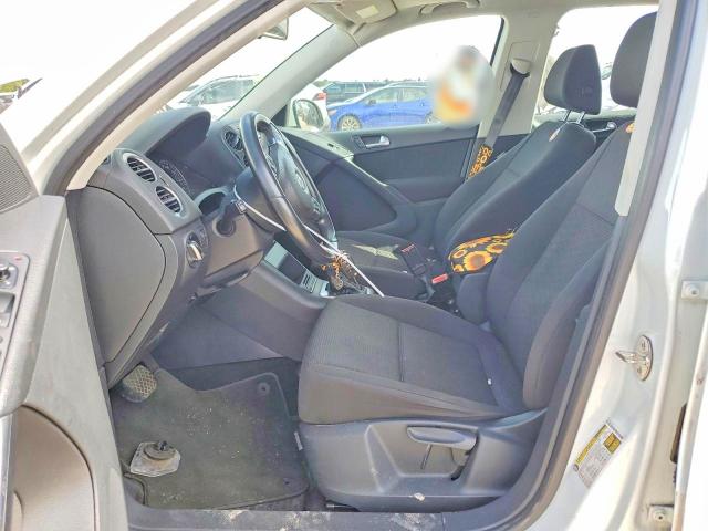 2015 Volkswagen Tiguan მანქანა იყიდება აუქციონზე, vin: WVGAV7AX2FW518896, აუქციონის ნომერი: 61879556