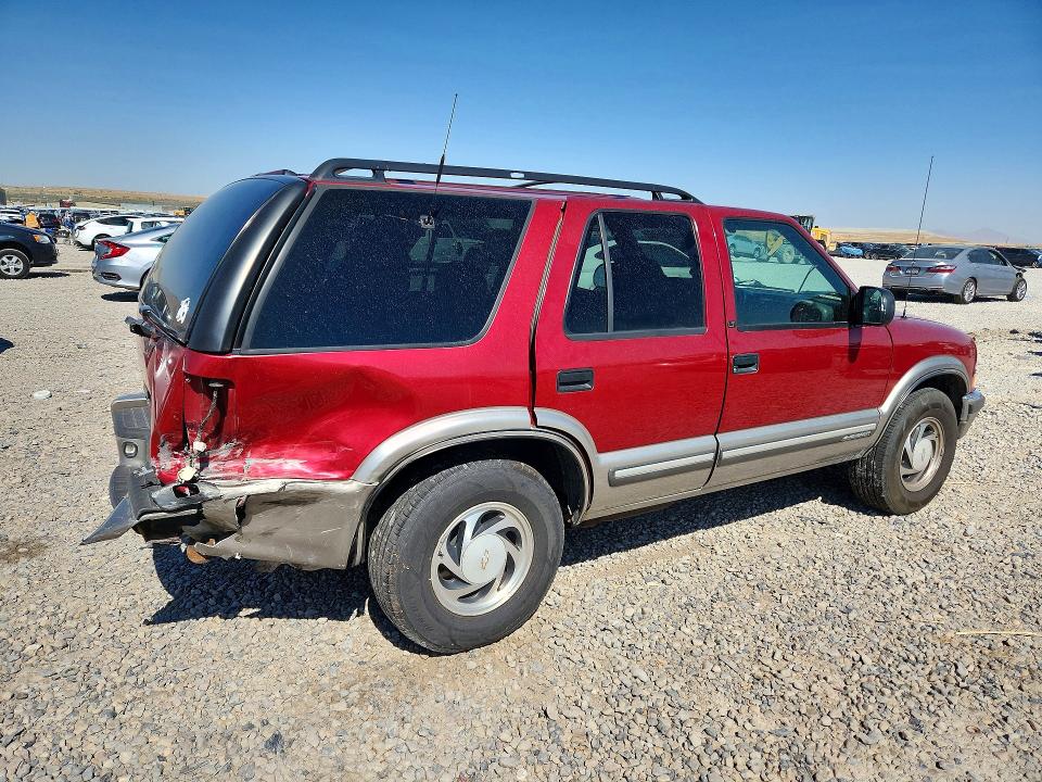 63428086 :رقم المزاد ، 1GNDT13W7Y2385532 vin ، 2000 Chevrolet Blazer مزاد بيع