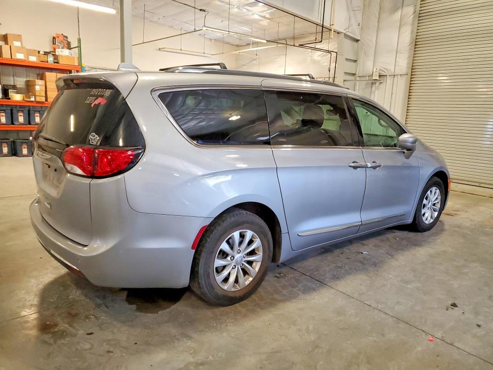 60470306 :رقم المزاد ، 2C4RC1BG8JR149181 vin ، 2018 Chrysler Pacifica مزاد بيع
