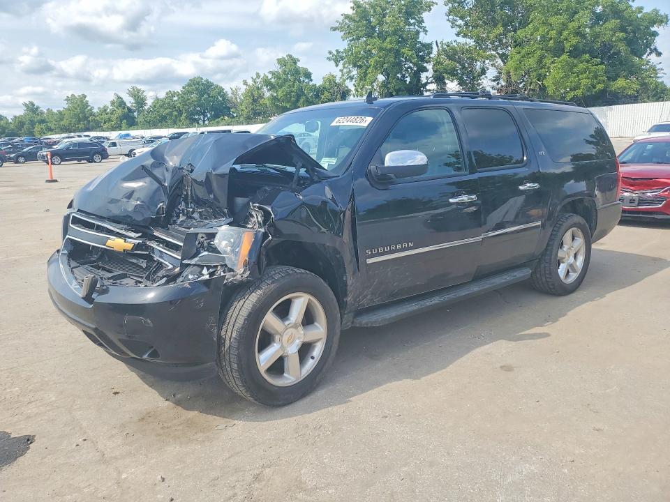 62244826 :رقم المزاد ، 1GNSKKE72ER177714 vin ، 2014 Chevrolet Suburban مزاد بيع