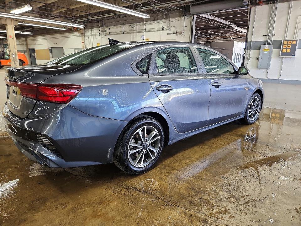 2023 Kia Forte მანქანა იყიდება აუქციონზე, vin: 3KPF24AD8PE615569, აუქციონის ნომერი: 62274376