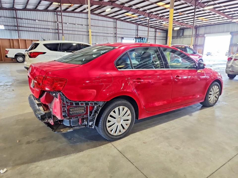 61334926 :رقم المزاد ، 3VWDP7AJ9DM377472 vin ، 2013 Volkswagen Jetta مزاد بيع
