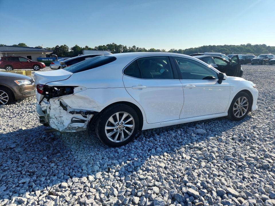 59950076 :رقم المزاد ، 4T1C11AK7MU562973 vin ، 2021 Toyota Camry مزاد بيع