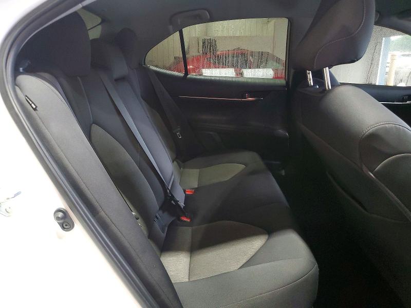 60058966 :رقم المزاد ، 4T1C11BK9NU055430 vin ، 2022 Toyota Camry مزاد بيع