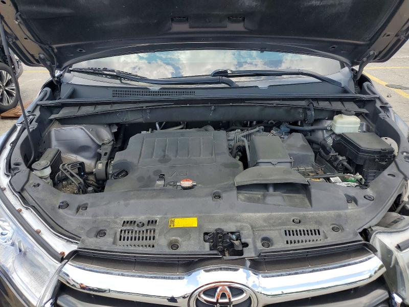 Продажа на аукционе авто 2016 Toyota Highlander, vin: 5TDBKRFH6GS318670, номер лота: 62794476