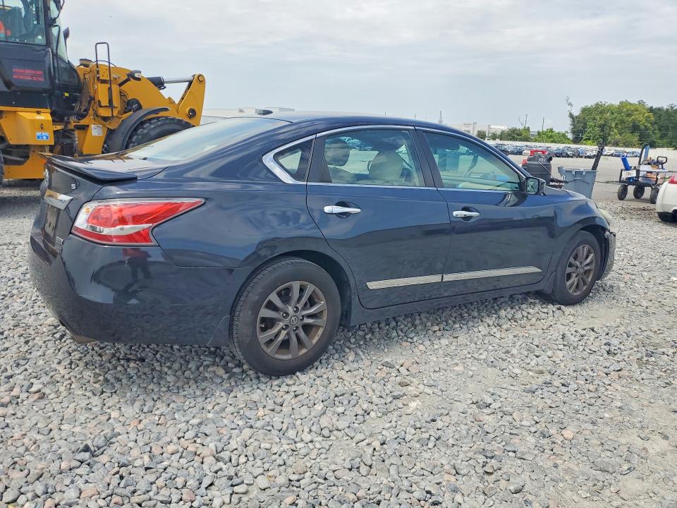 Продажа на аукционе авто 2015 Nissan Altima, vin: 1N4AL3AP8FC592320, номер лота: 62631196