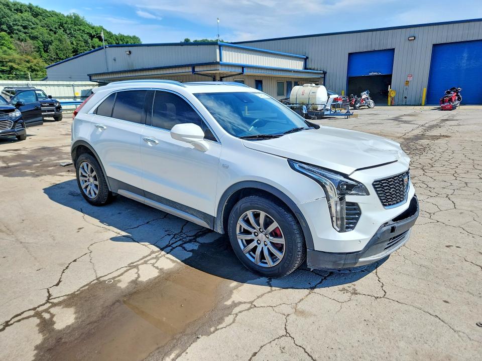 60486146 :رقم المزاد ، 1GYFZDR45LF052944 vin ، 2020 Cadillac Xt4 مزاد بيع
