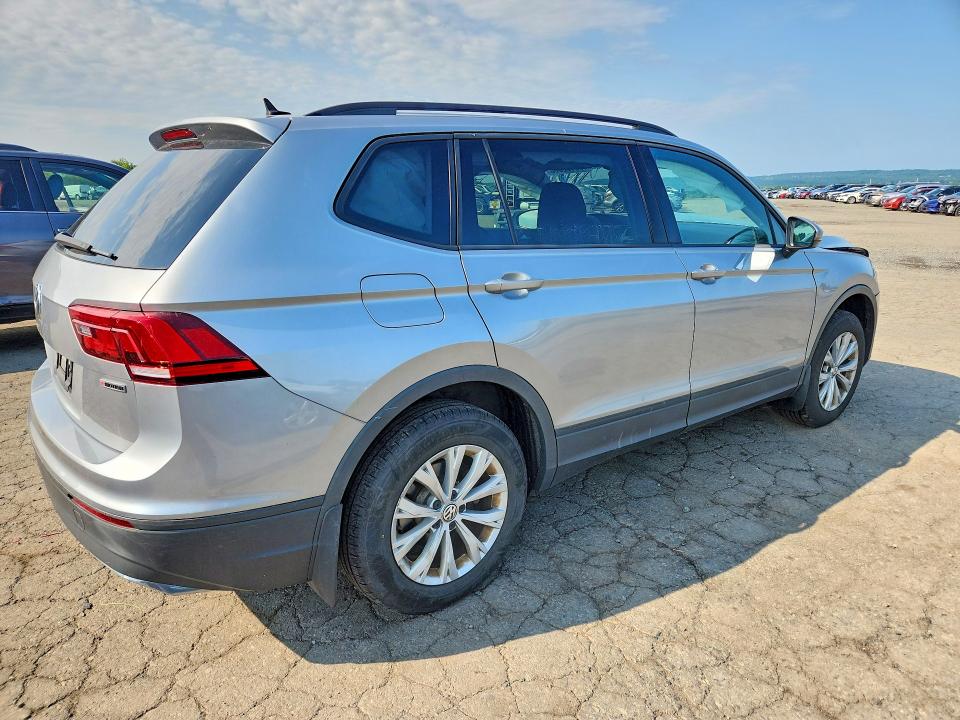 Продажа на аукционе авто 2020 Volkswagen Tiguan, vin: 3VV0B7AX2LM075414, номер лота: 62132056