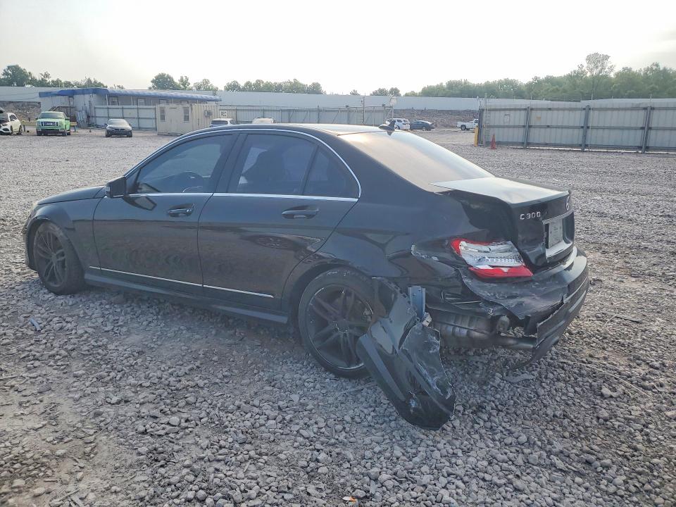 2013 Mercedes-benz C მანქანა იყიდება აუქციონზე, vin: WDDGF8AB3DG106926, აუქციონის ნომერი: 62843956