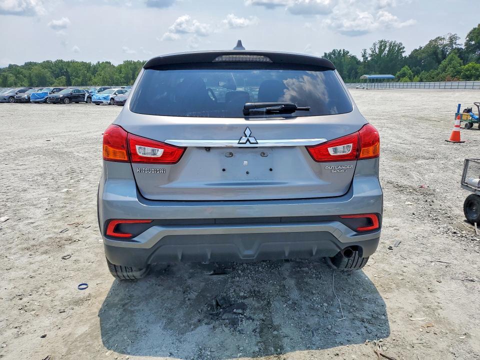 62690296 :رقم المزاد ، JA4AP3AU0JU020885 vin ، 2018 Mitsubishi Outlander Sport مزاد بيع