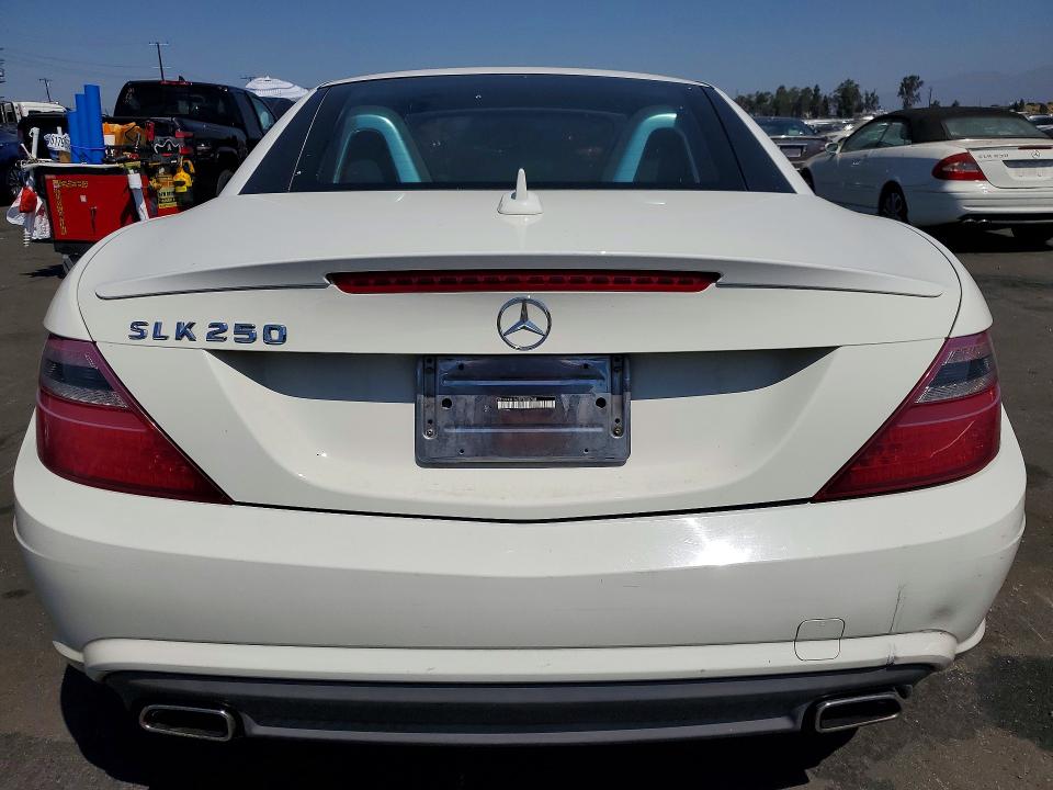 61786266 :رقم المزاد ، WDDPK4HA2DF050758 vin ، 2013 Mercedes-benz Slk مزاد بيع