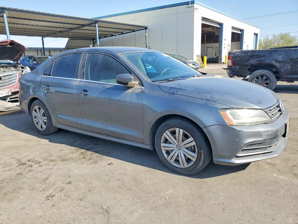 61553506 :رقم المزاد ، 3VW2B7AJ8HM404852 vin ، 2017 Volkswagen Jetta مزاد بيع