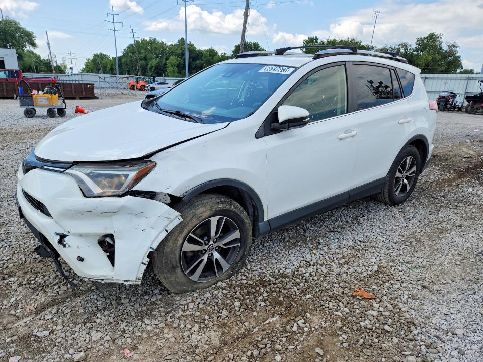 Продажа на аукционе авто 2017 Toyota Rav4, vin: JTMRFREV5HJ113110, номер лота: 62842266