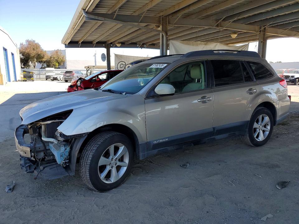 2014 Subaru Outback მანქანა იყიდება აუქციონზე, vin: 4S4BRBMC9E3237912, აუქციონის ნომერი: 61962436