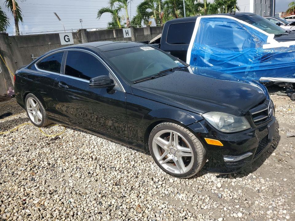 2013 Mercedes-benz C მანქანა იყიდება აუქციონზე, vin: WDDGJ4HB7DG031810, აუქციონის ნომერი: 62456516
