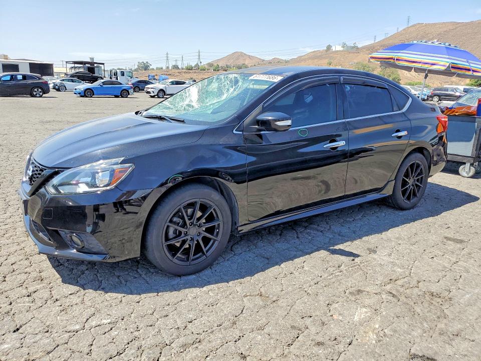 61777686 :رقم المزاد ، 3N1AB7AP7JY236870 vin ، 2018 Nissan Sentra مزاد بيع