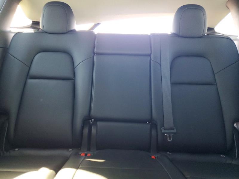 61356376 :رقم المزاد ، 7SAYGDEE9NF557902 vin ، 2022 Tesla Model Y مزاد بيع