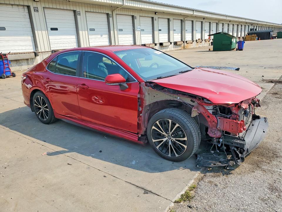 62493736 :رقم المزاد ، 4T1M11AKXLU306362 vin ، 2020 Toyota Camry مزاد بيع