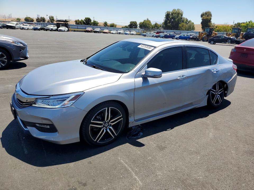 63253556 :رقم المزاد ، 1HGCR3F93HA037495 vin ، 2017 Honda Accord مزاد بيع