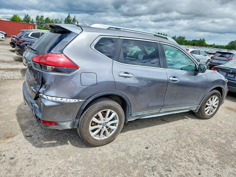 61786906 :رقم المزاد ، 5N1AT2MV7HC821163 vin ، 2017 Nissan Rogue مزاد بيع