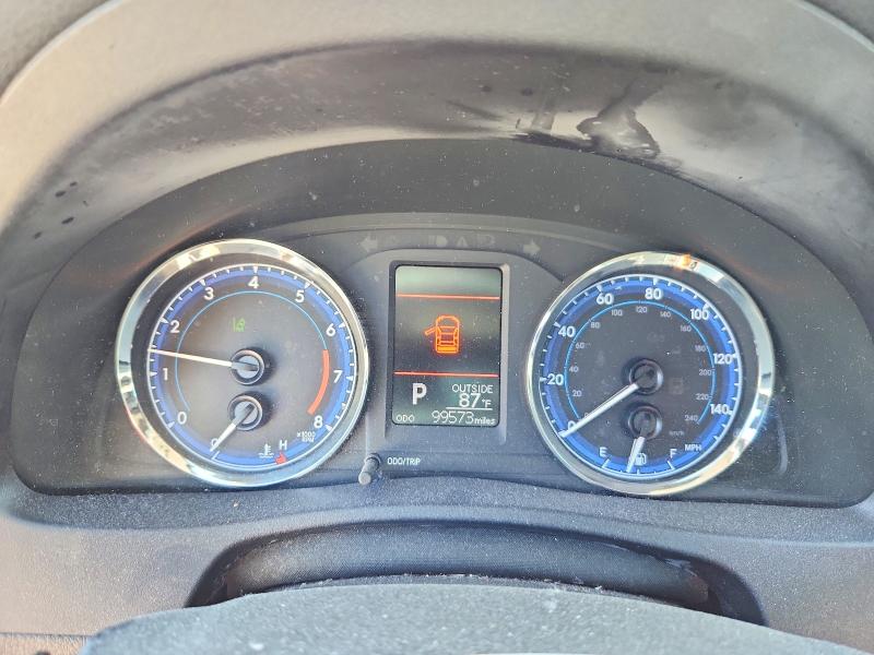 61751266 :رقم المزاد ، 2T1BURHE5JC068044 vin ، 2018 Toyota Corolla مزاد بيع