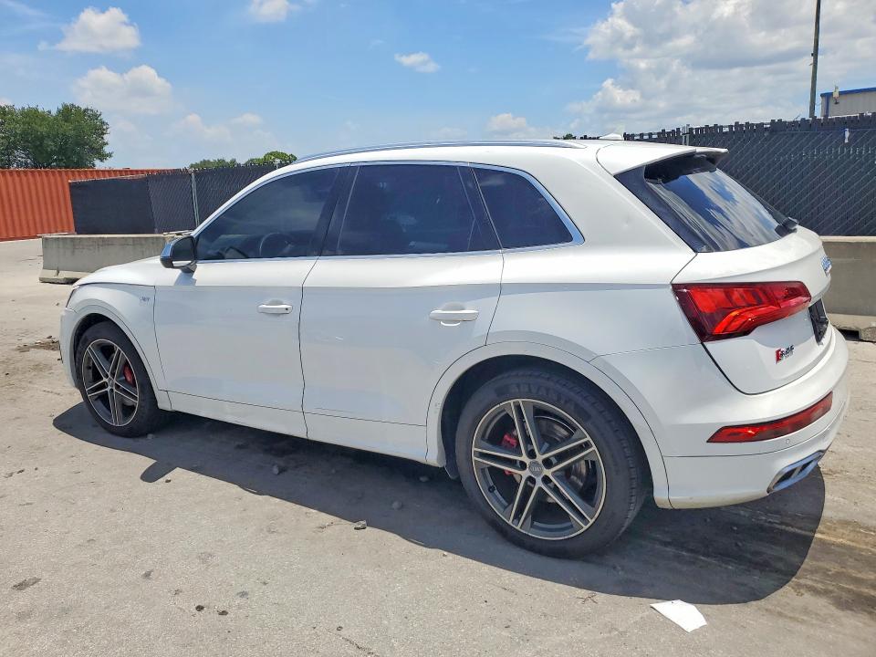 62241676 :رقم المزاد ، WA1C4AFY8J2182275 vin ، 2018 Audi Sq5 مزاد بيع