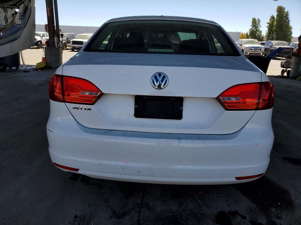 62329746 :رقم المزاد ، 3VW2K7AJ2BM374464 vin ، 2011 Volkswagen Jetta مزاد بيع