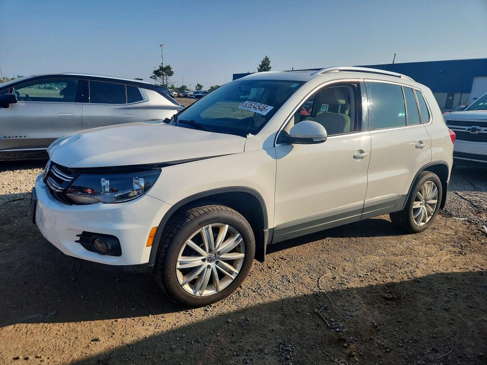 62634546 :رقم المزاد ، WVGAV7AX4DW556403 vin ، 2013 Volkswagen Tiguan مزاد بيع