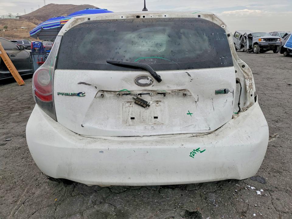 60492506 :رقم المزاد ، JTDKDTB37D1552326 vin ، 2013 Toyota Prius C مزاد بيع